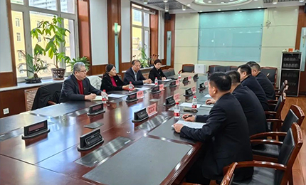 凯发k8国际董事长胡晓萍、总裁芦传有赴黑龙江省药品监督管理局座谈交流